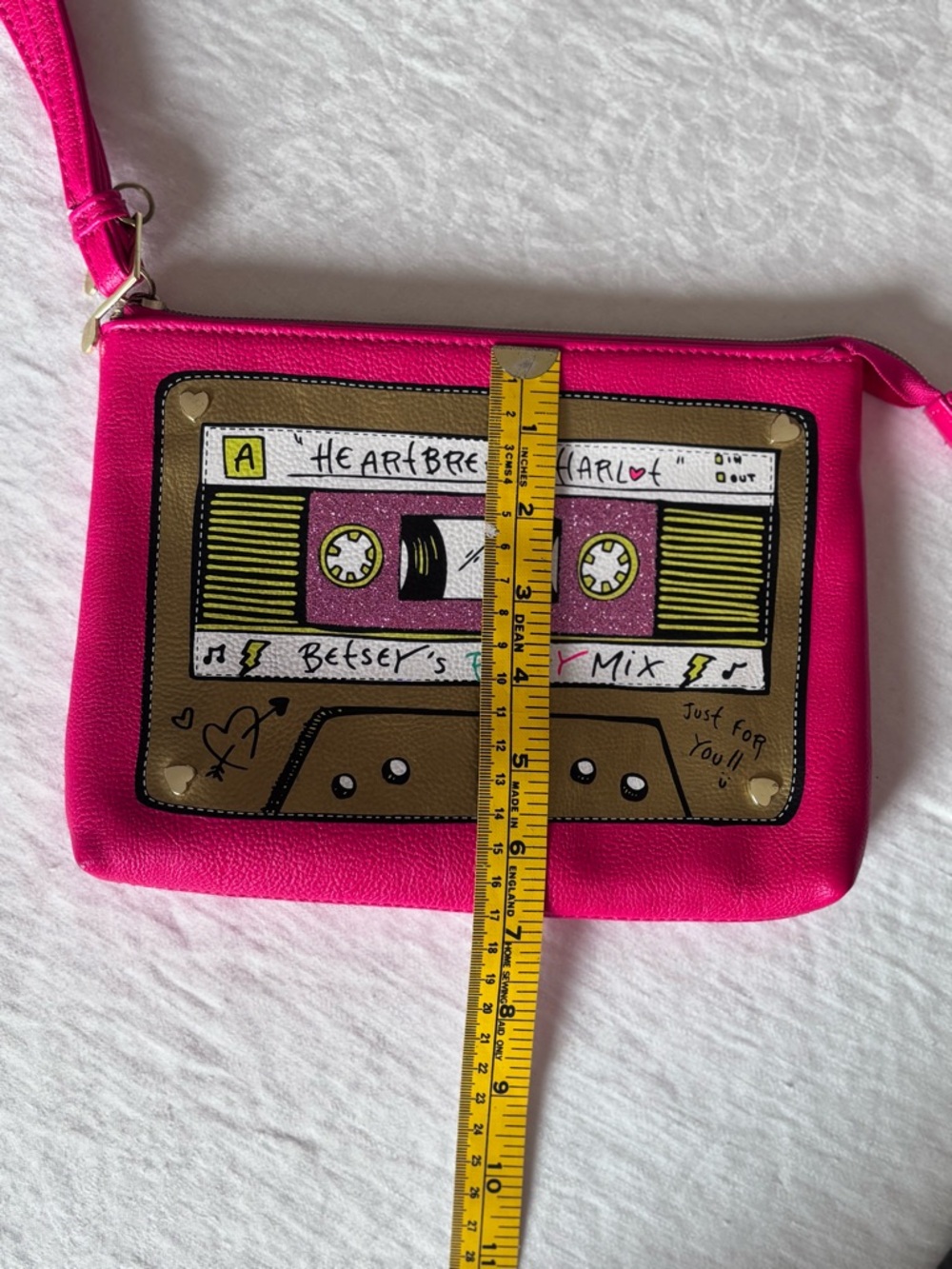 Betsey Johnson Heartbreak Harlot Wristlet Bright Pink - Picture 7 of 8